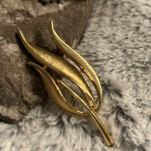 Vintage Gold Tone Brooch Gold Tone Brooch
